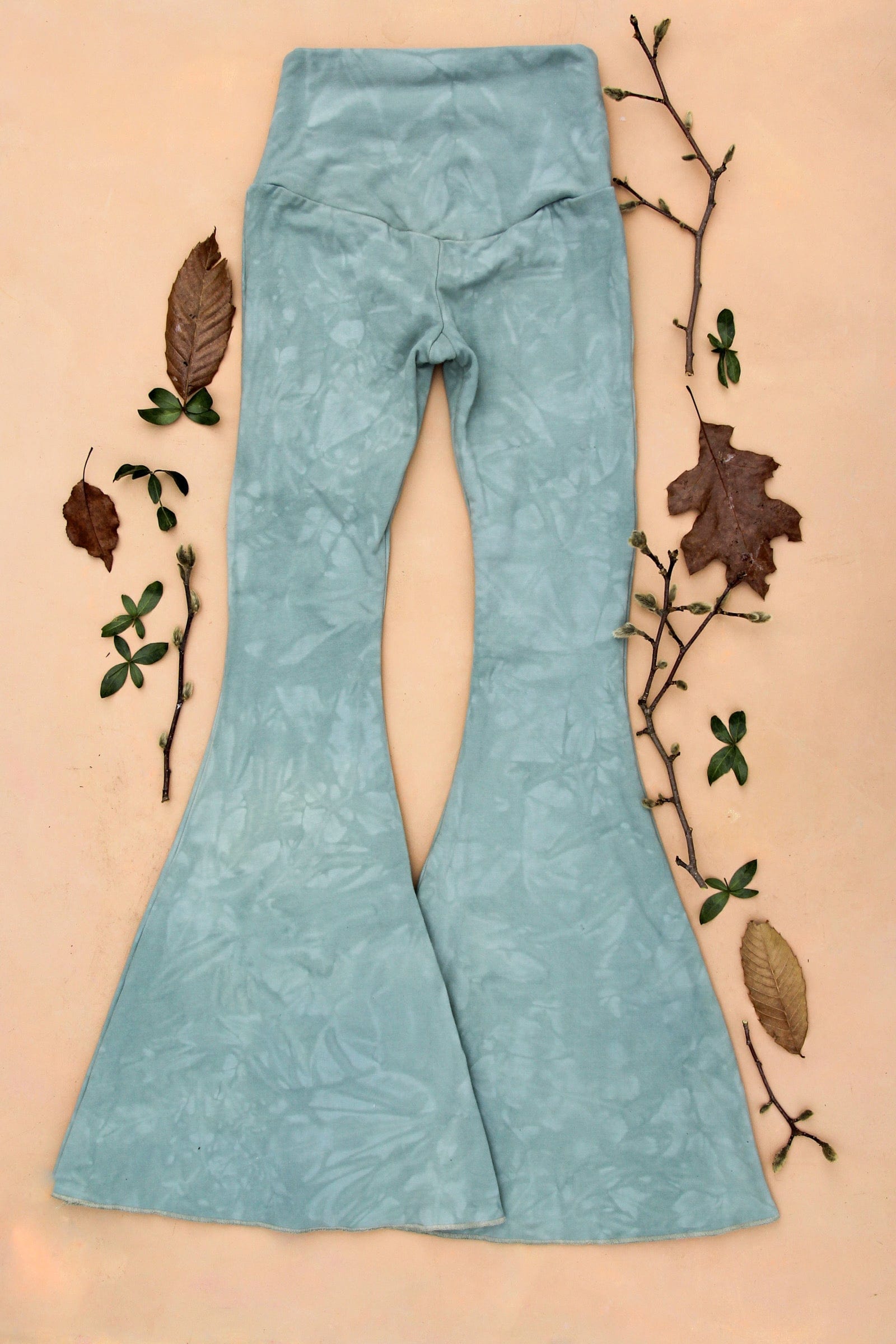 Women's sustainable yoga wear. Eco friendly and fair trade.