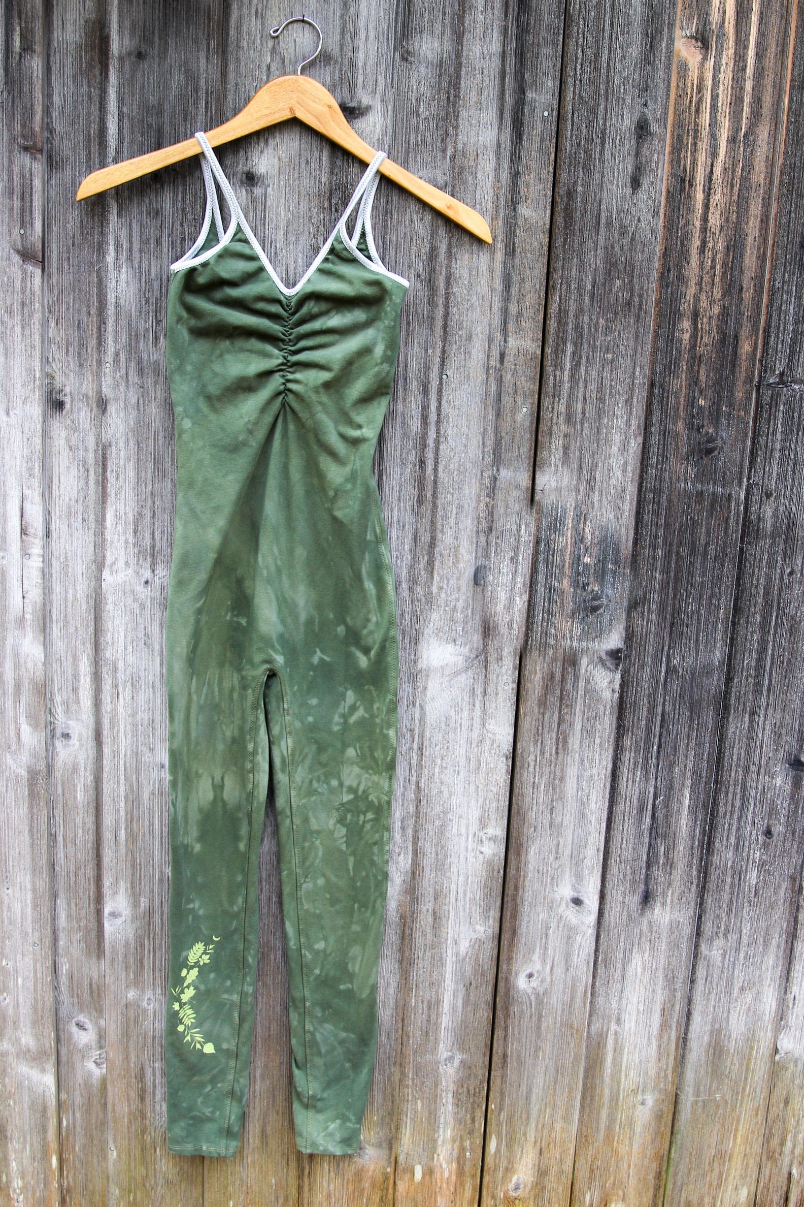 Women's sustainable yoga wear. Eco friendly and fair trade.