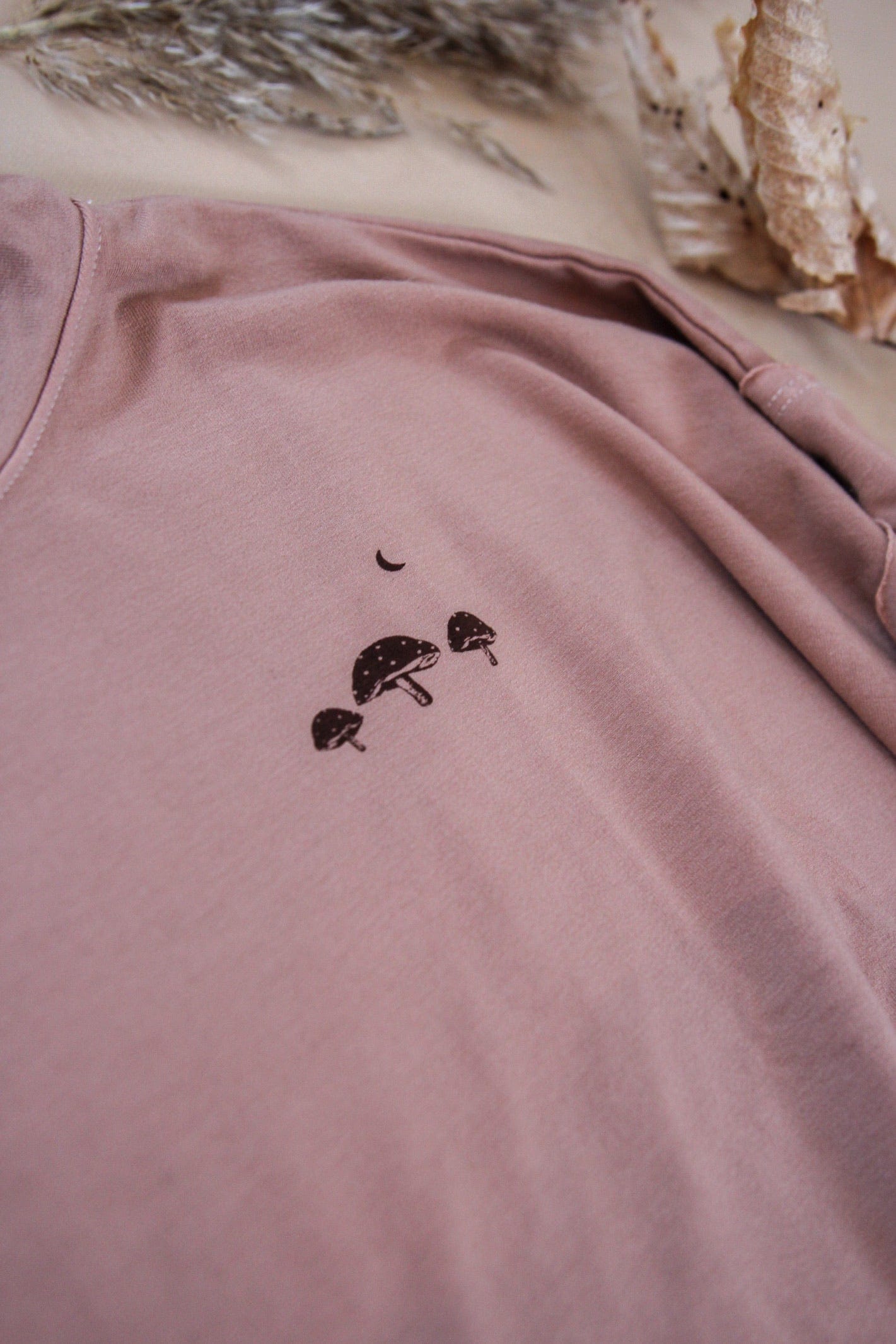 Women's sustainable yoga wear. Eco friendly and fair trade.