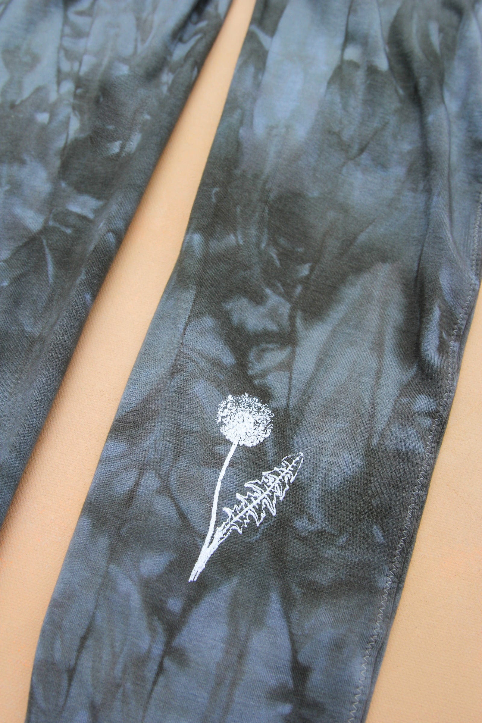 Women's sustainable yoga wear. Eco friendly and fair trade.