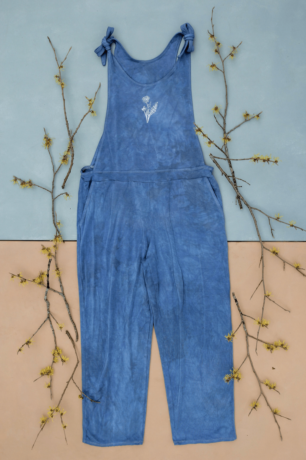 Women's sustainable yoga wear. Eco friendly and fair trade.